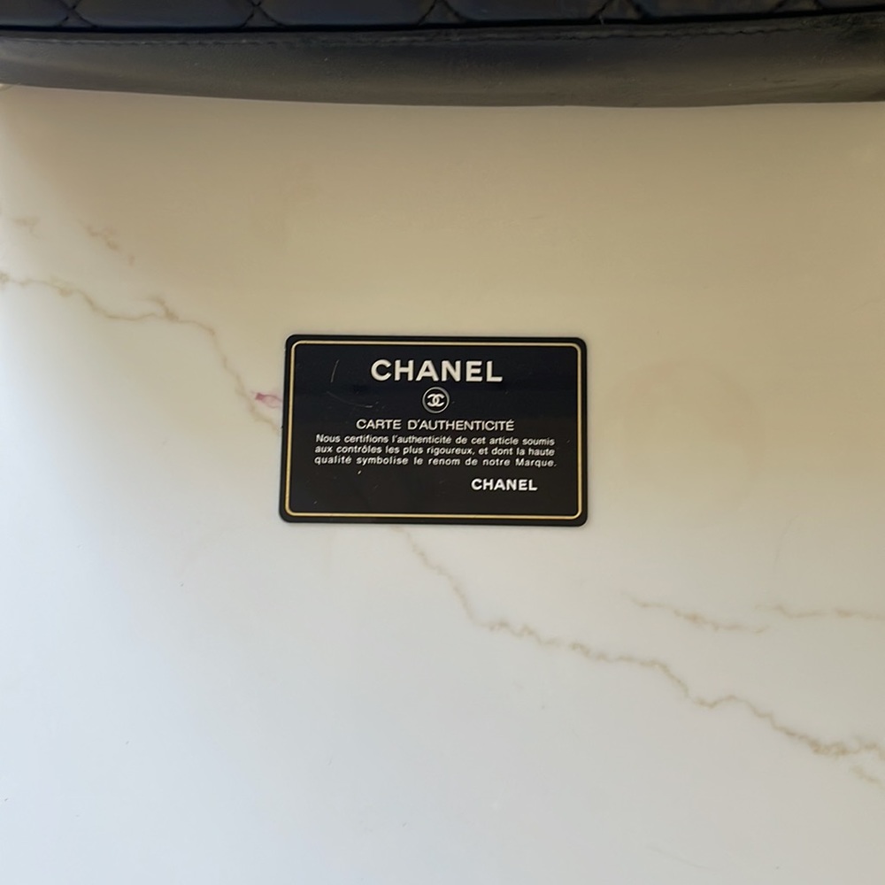 Chanel black quilted leather shoulder bag - Picture 7 of 8